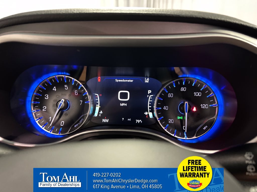 New 2027 Chrysler Pacifica Select FWD image 14
