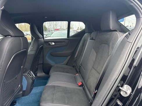 Used 2023 Volvo XC40 Recharge Ultimate AWD/4WD image 13