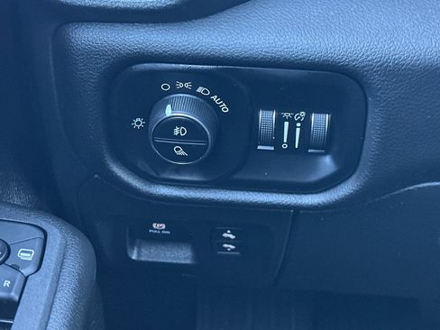 Used 2025 RAM 1500 Big Horn image 30