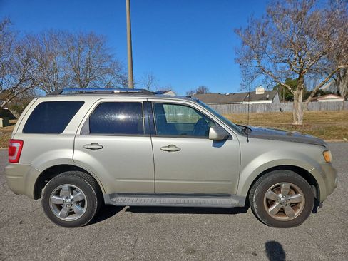 Used 2010 Ford Escape Limited image 7