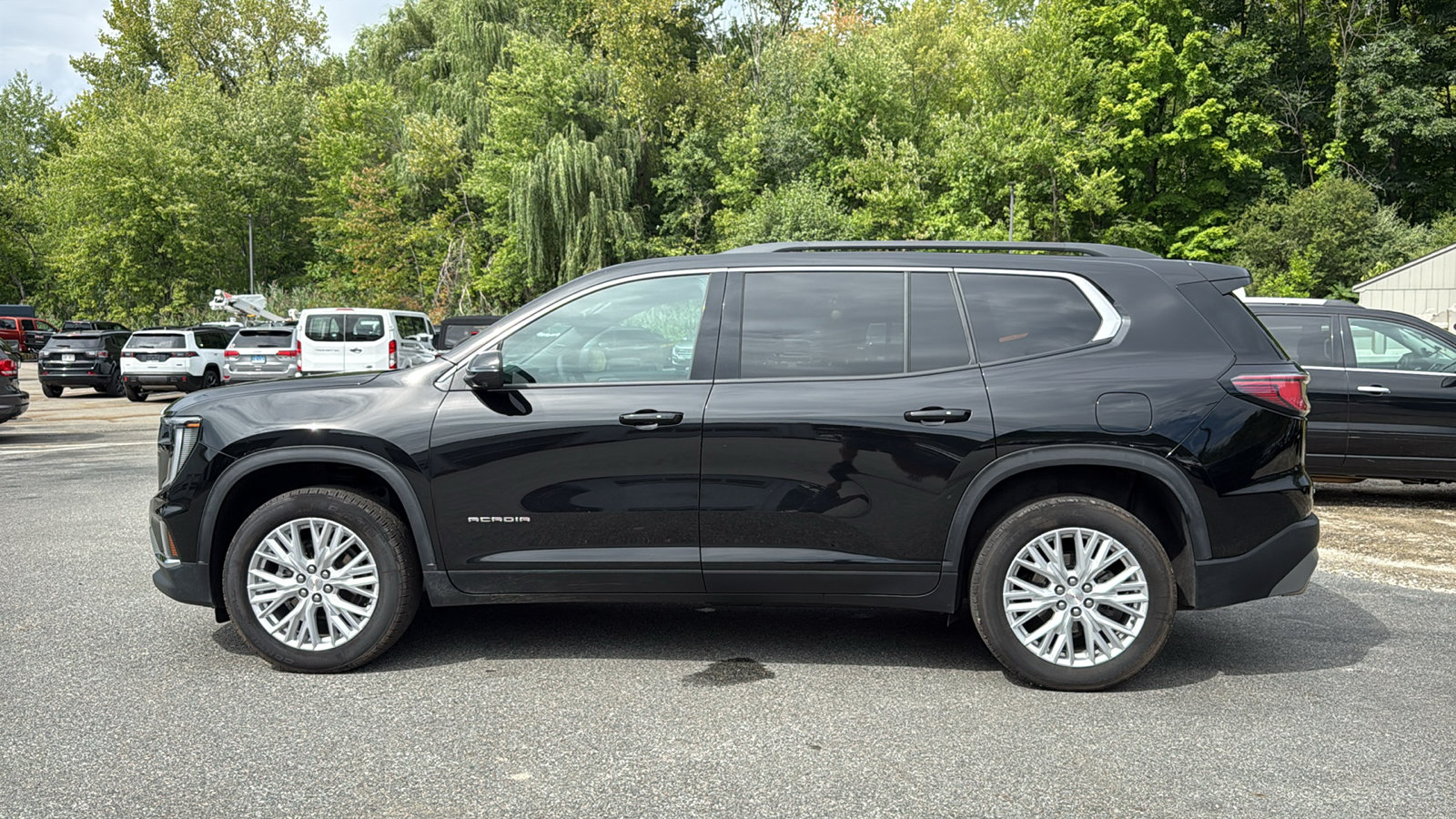Certified 2026 GMC Acadia Elevation w/ Elevation Premium Package AWD/4WD image 4