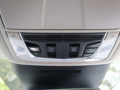 Used 2025 Acura MDX FWD w/ Technology Package image 29