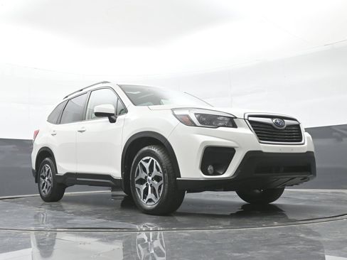 Used 2021 Subaru Forester Premium AWD/4WD image 39