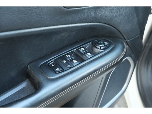 Used 2018 Jeep Compass Limited w/ Navigation Group AWD/4WD image 8