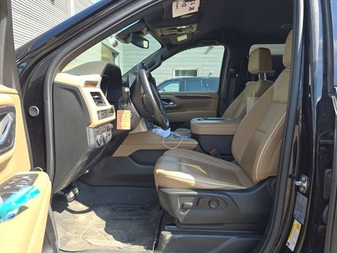 Used 2023 Chevrolet Suburban Premier w/ Max Trailering Package AWD/4WD image 8