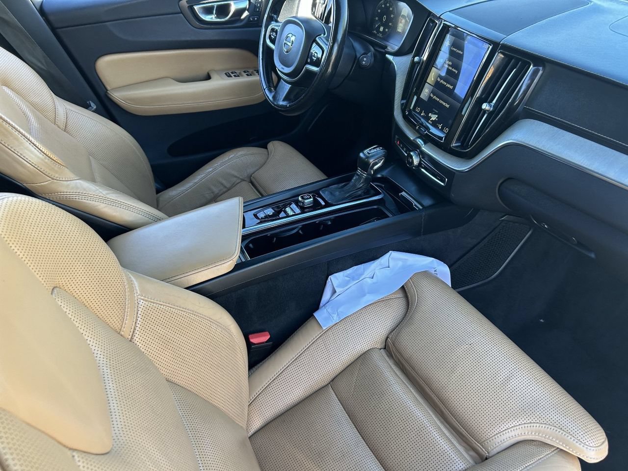 Used 2018 Volvo XC60 T6 Inscription w/ Luxury Seat Package AWD/4WD image 14