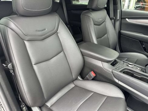 Certified 2025 Cadillac XT5 Luxury w/ LPO, Floor Liner Package FWD image 20