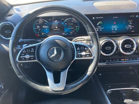 Used 2023 Mercedes-Benz GLB 250 4MATIC w/ Premium Package image 12