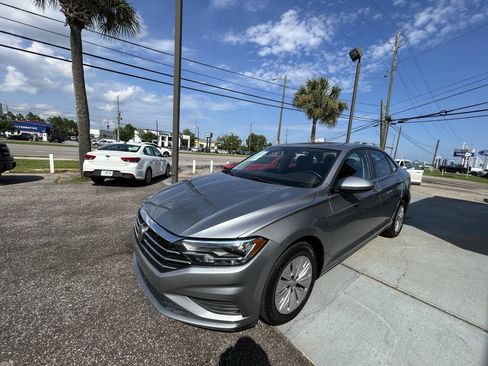 Used 2019 Volkswagen Jetta S w/ Driver Assistance Package FWD image 2