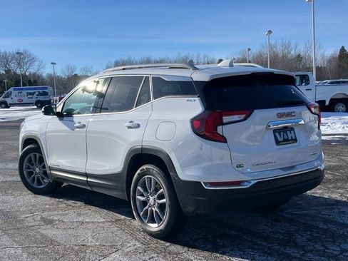 Used 2024 GMC Terrain SLT AWD/4WD image 22