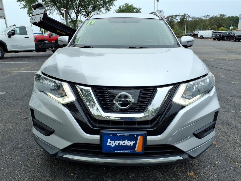 Used 2017 Nissan Rogue SV AWD/4WD image 2