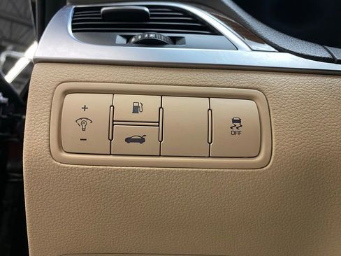 Used 2016 Hyundai Genesis 3.8 image 24