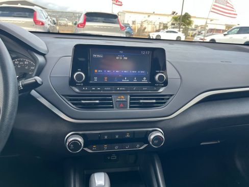 Used 2023 Nissan Altima 2.5 S FWD image 17