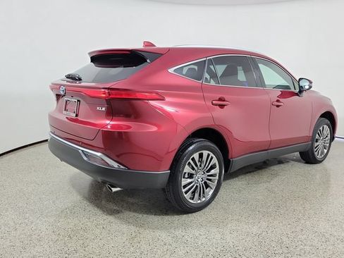 Used 2024 Toyota Venza XLE AWD/4WD image 5