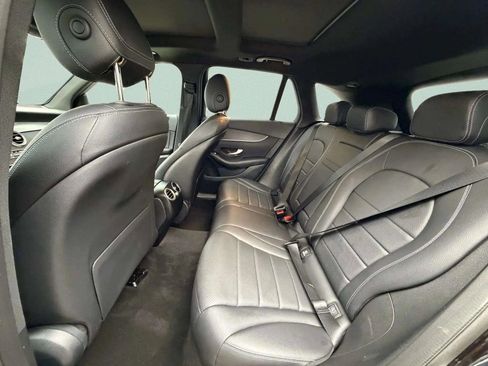 Used 2021 Mercedes-Benz GLC 300 GLC 300 4MATIC Sport Utility 4 image 17