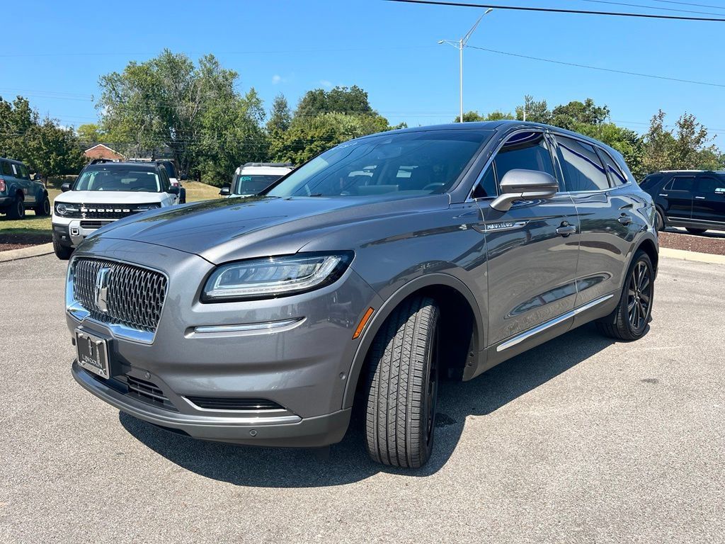 Used 2021 Lincoln Nautilus Reserve AWD/4WD image 3