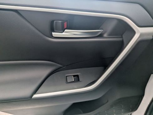 Used 2025 Toyota RAV4 XLE image 15