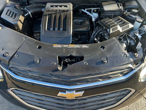 Used 2017 Chevrolet Equinox LS image 40