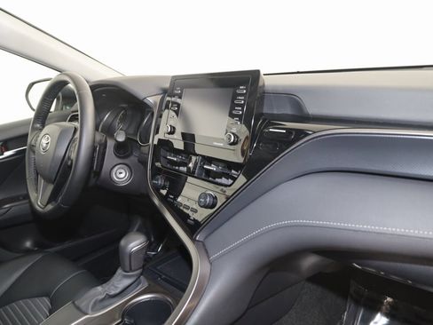 Used 2021 Toyota Camry SE image 36