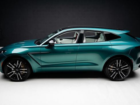 Used 2023 Aston Martin DBX AWD/4WD image 16