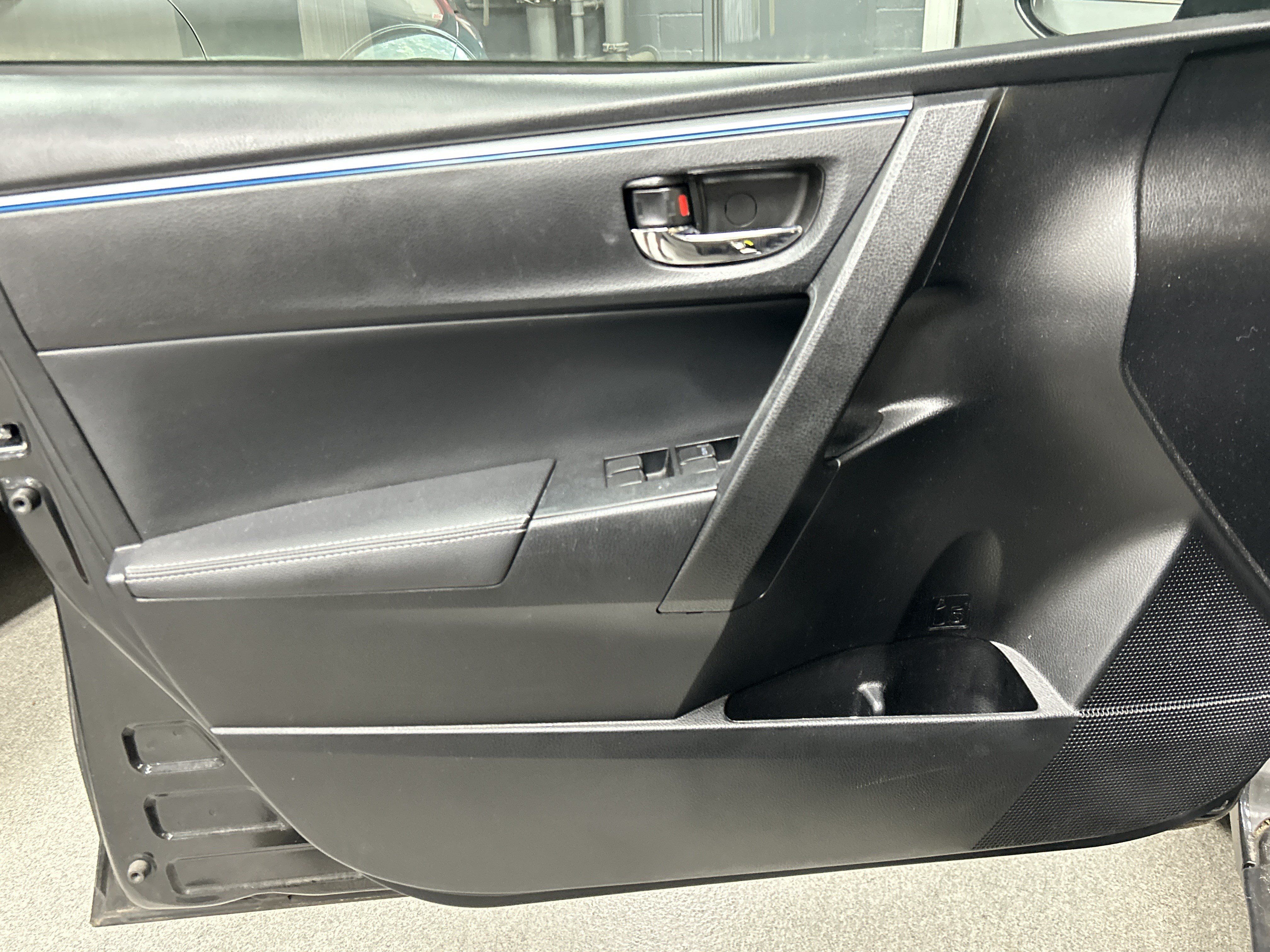 Used 2016 Toyota Corolla S FWD image 7