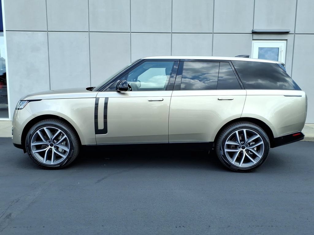 New 2026 Land Rover Range Rover SE AWD/4WD image 3
