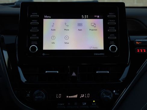 Used 2022 Toyota Camry SE FWD image 37
