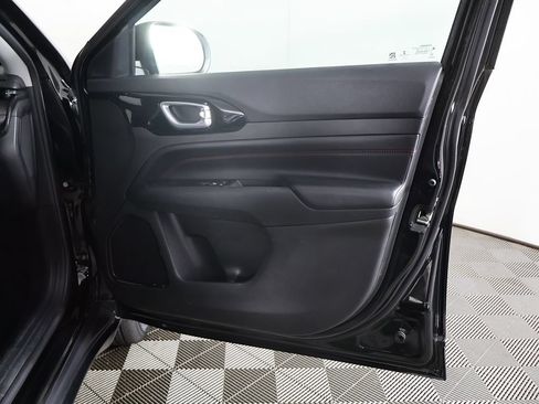 Used 2022 Jeep Compass Trailhawk AWD/4WD image 21