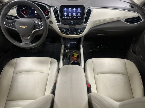 Used 2024 Chevrolet Malibu LT image 3