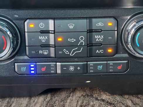 Used 2019 Ford F250 Lariat w/ Lariat Ultimate Package AWD/4WD image 18