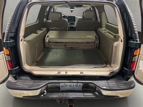 Used 2004 Chevrolet Suburban Z71 w/ Preferred Equipment Group AWD/4WD image 23