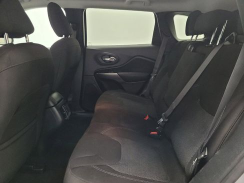 Used 2020 Jeep Cherokee Latitude AWD/4WD image 18