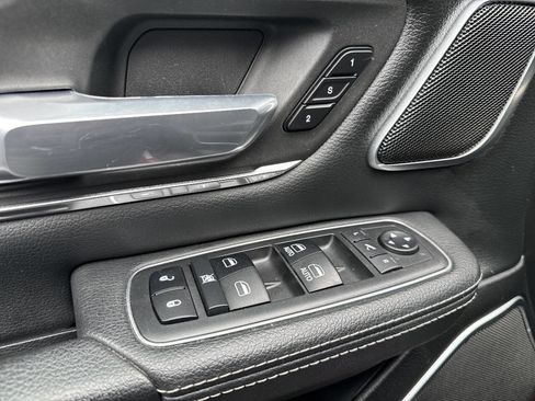 Used 2019 RAM 1500 Laramie AWD/4WD image 30