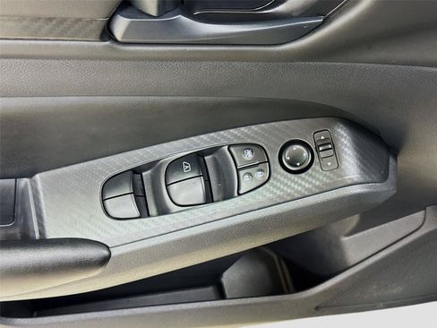 Used 2025 Nissan Altima 2.5 S FWD image 17