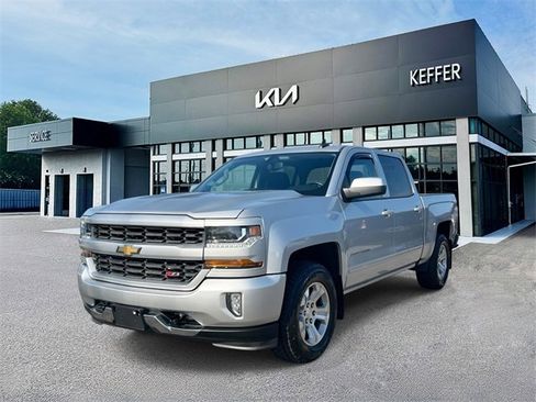 Used 2018 Chevrolet Silverado 1500 LT w/ All Star Edition image 4