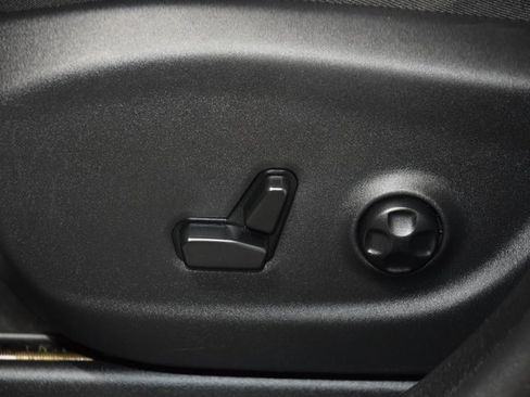 Used 2019 Jeep Cherokee Latitude Plus image 37