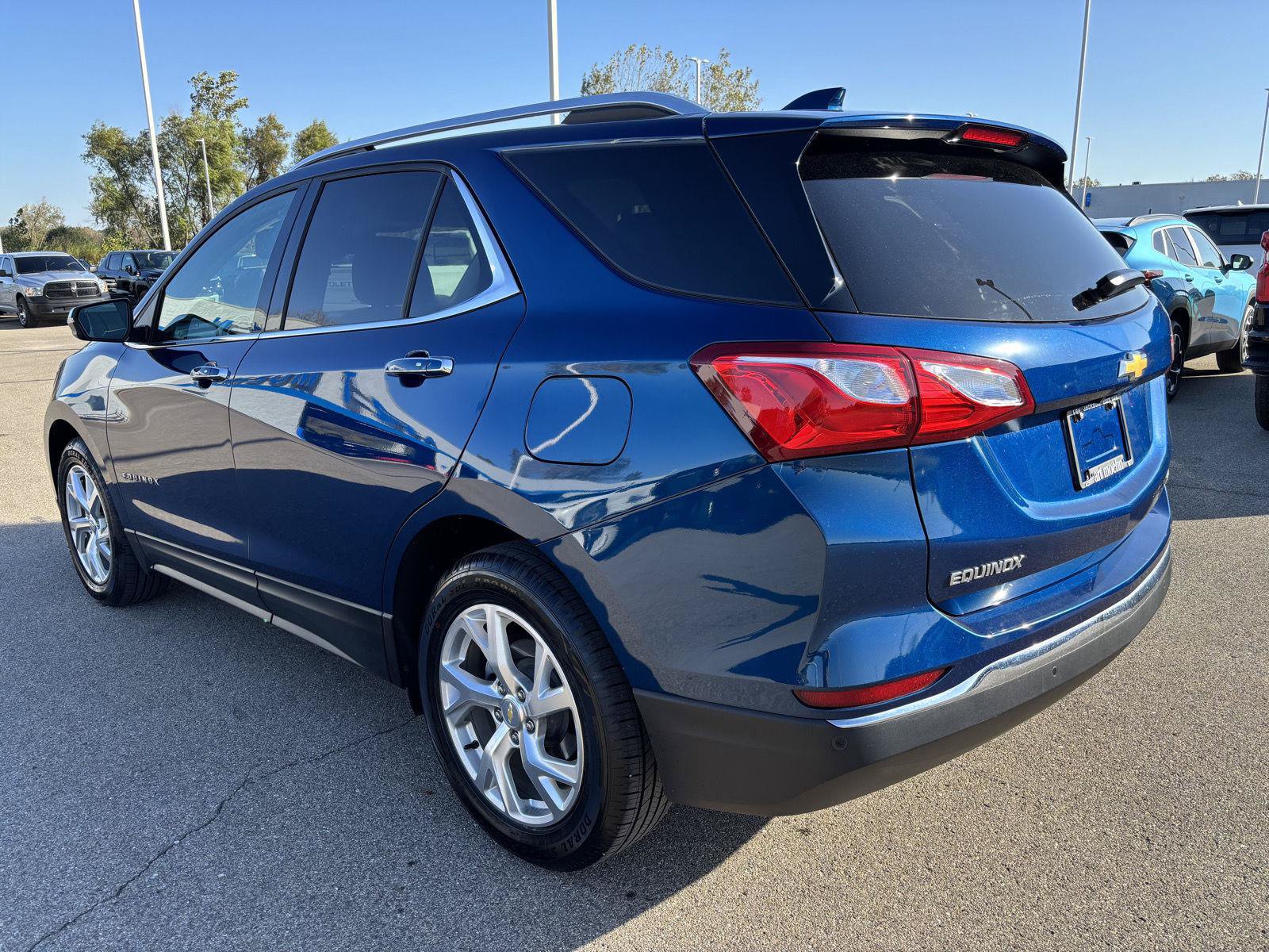 Used 2019 Chevrolet Equinox Premier FWD image 3