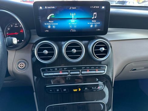 Used 2022 Mercedes-Benz GLC 300 image 6