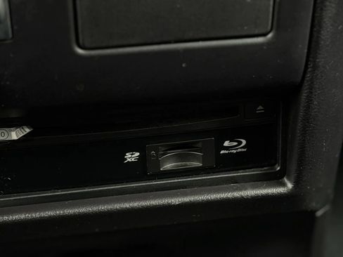 Used 2020 Toyota Sienna Limited image 37