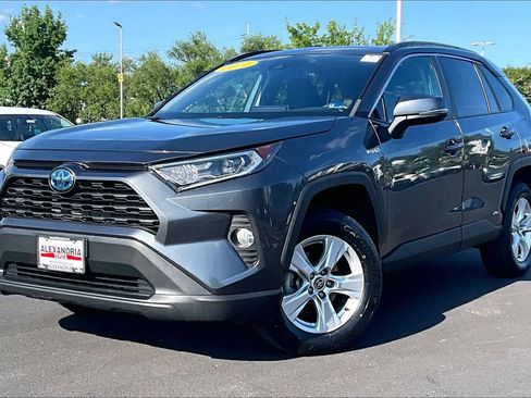 Used 2021 Toyota RAV4 XLE w/ Convenience Package AWD/4WD image 1