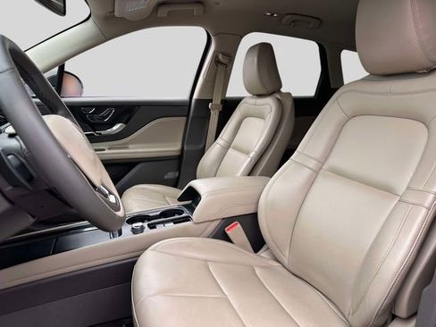 Used 2023 Lincoln Corsair AWD image 13