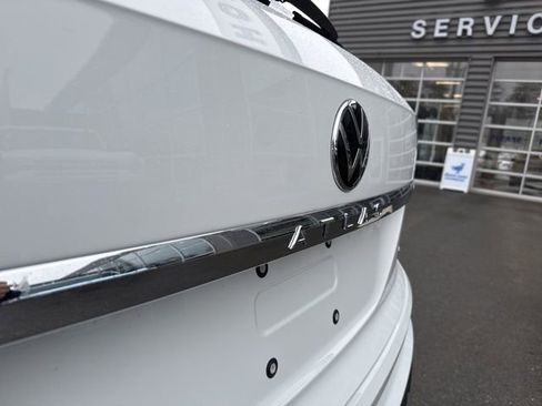 Used 2023 Volkswagen Atlas Cross Sport SE image 9
