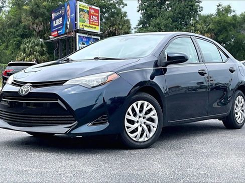 Used 2019 Toyota Corolla LE FWD image 1