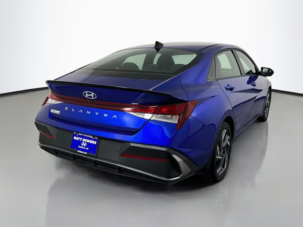 Used 2025 Hyundai Elantra Sport FWD image 5