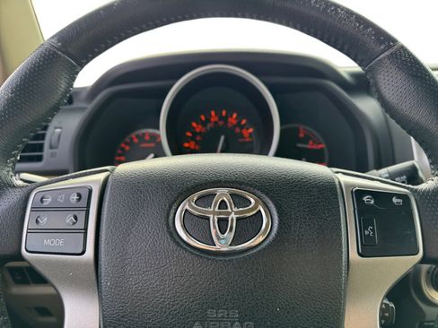 Used 2013 Toyota 4Runner SR5 image 18