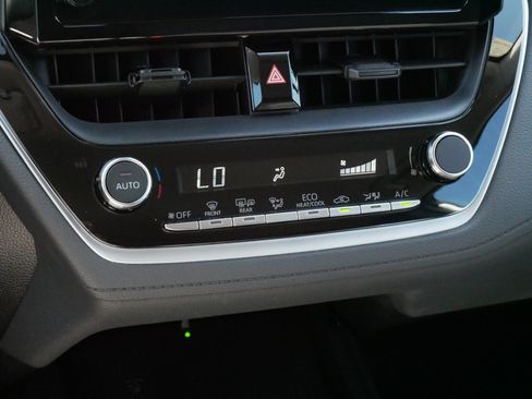 Certified 2026 Toyota Corolla Cross LE AWD/4WD image 23