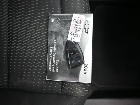 Used 2025 Chevrolet Equinox LT image 10