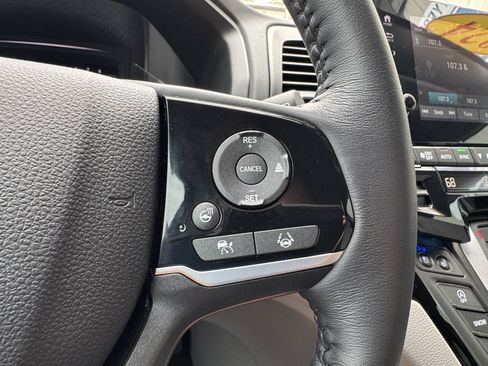 Used 2024 Honda Odyssey Elite image 13