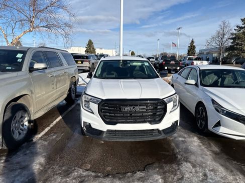 Used 2022 GMC Terrain SLT w/ Elevation Edition image 2