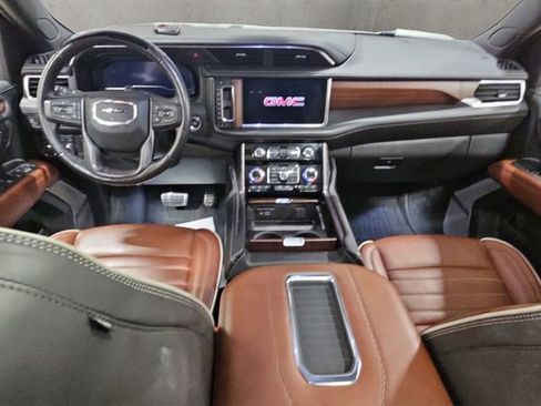 Used 2023 GMC Yukon XL Denali Ultimate w/ LPO, Floor Liner Package AWD/4WD image 3